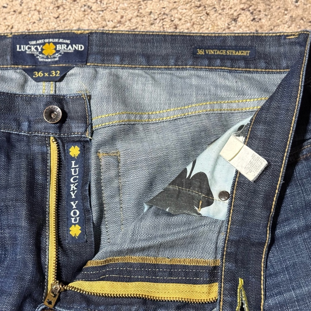 Lucky Brand 361 Vintage Straight Jeans - Size 36W x 32L - Excellent Condition - Picture 3 of 4